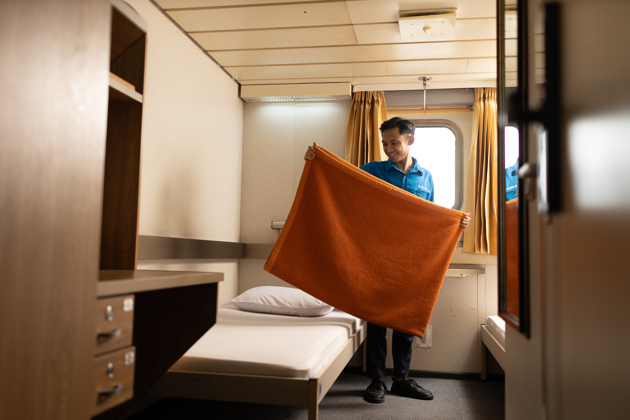 Pelayanan <i>Housekeeping</i> & Penatu di Atas Kapal - 2